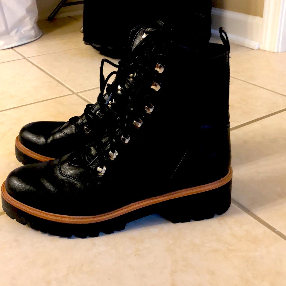 Nine West lace up boots